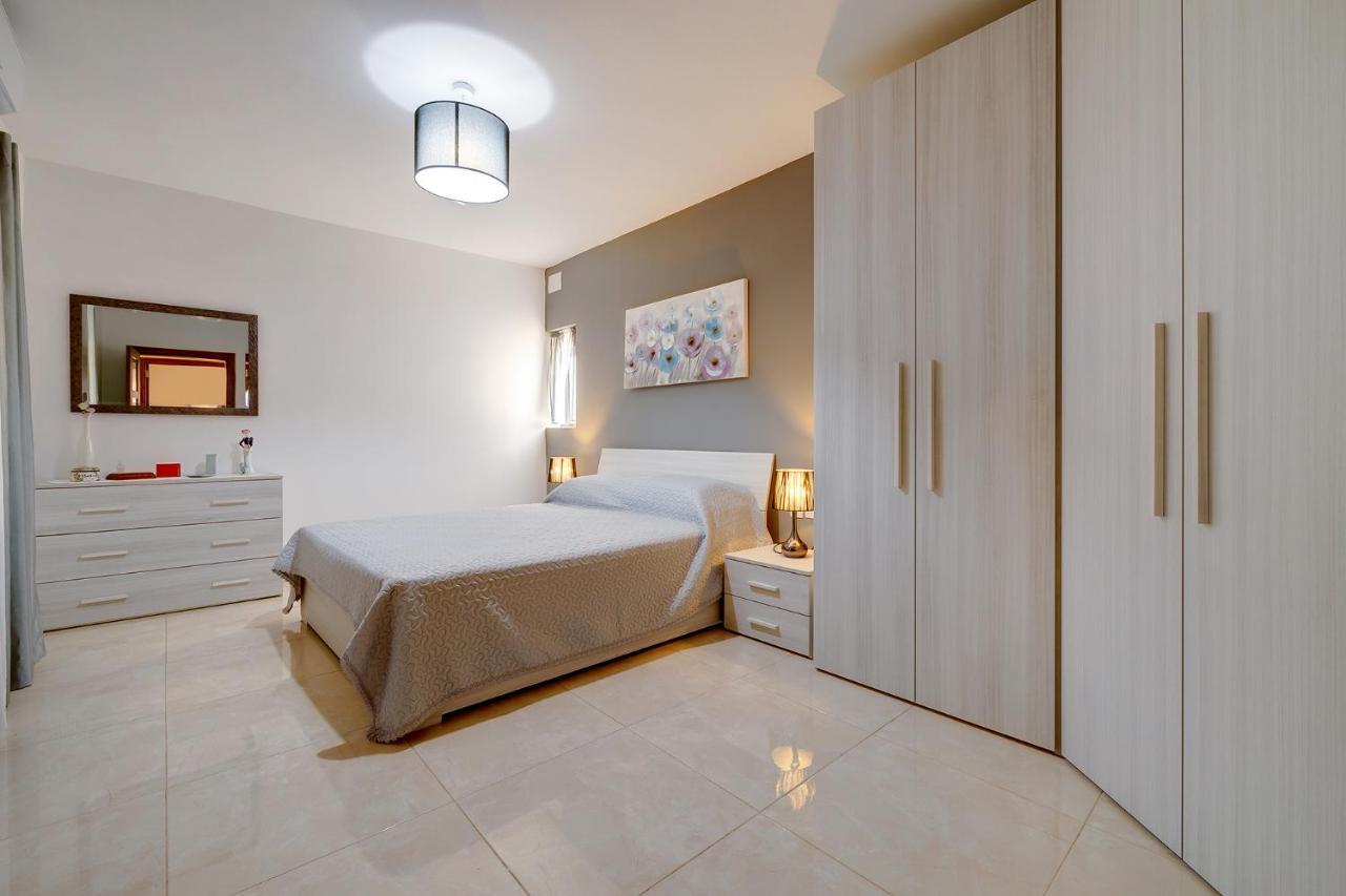 Stylish Bright And Airy Apart In Central Bugibba St. Paul's Bay Exterior photo